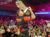Michael Smith trekt WK-vorm door en wint Bahrain Darts Masters