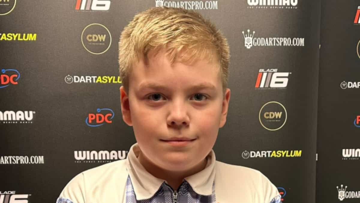 10-jarige darter wint met gemiddelde van 105: ‘de volgende Luke Littler’