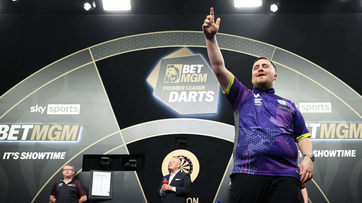 Het jaar 2025 telt meer PDC darts toernooien dan ooit: dit is de kalender