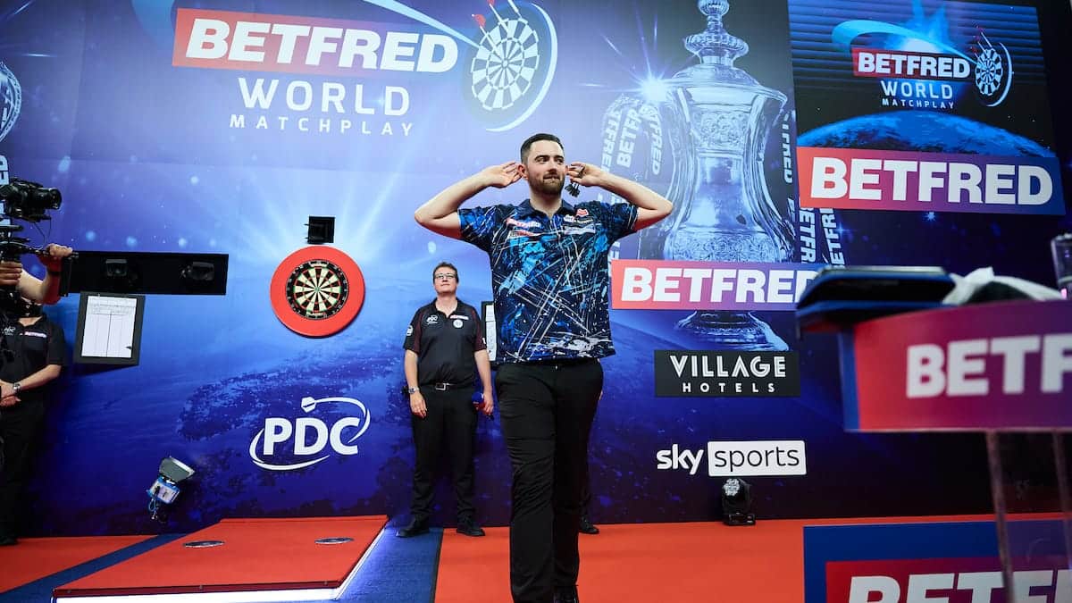 Darts live kijken? Zo volg je het via livestream, of op tv