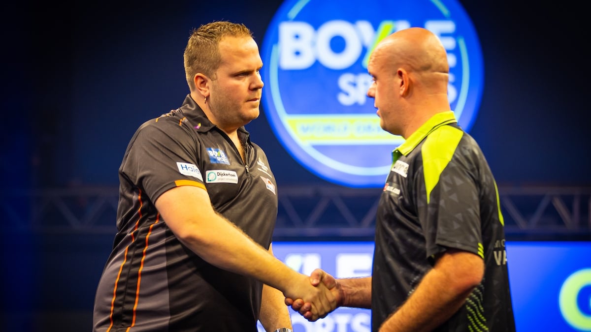 Van Duijvenbode eerlijk over band met Van Gerwen: ‘We zijn geen vrienden’