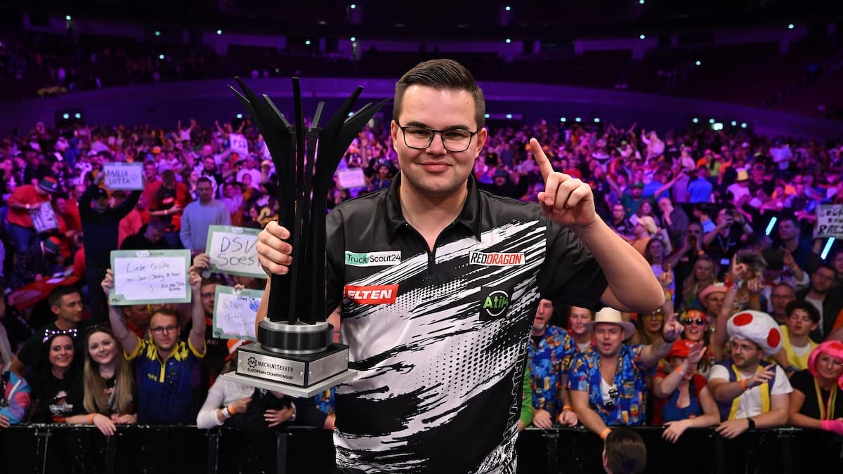 Cashen: dit bedrag gooit Gian van Veen bij elkaar met zijn EK Darts 2025-titel