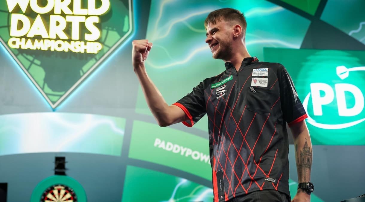 Dopingschandaal bij WK Darts: darter Taylor voor de tweede (!) keer gepakt en per direct geschorst