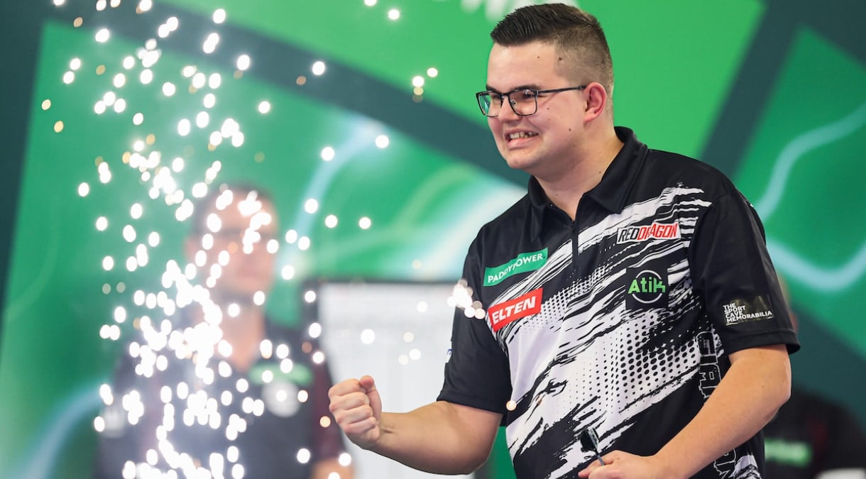 Speelschema WK Darts 2026 op maandag: affiches om van te smullen én drie Nederlanders